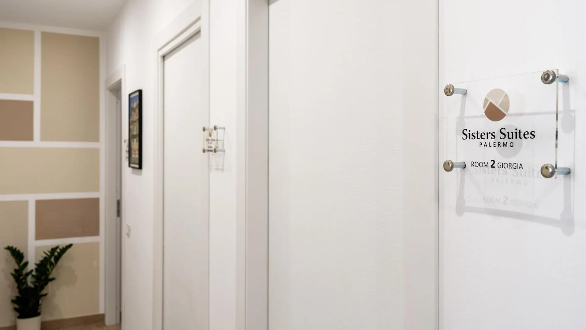 Sister'S Suites Rooms Палермо Италия